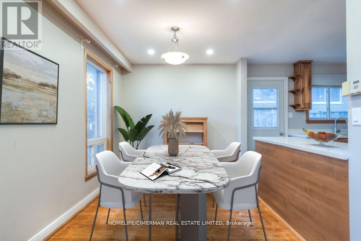 21 Huron Court, Aurora, Ontario  L4G 2X7 - Photo 6 - N12251764