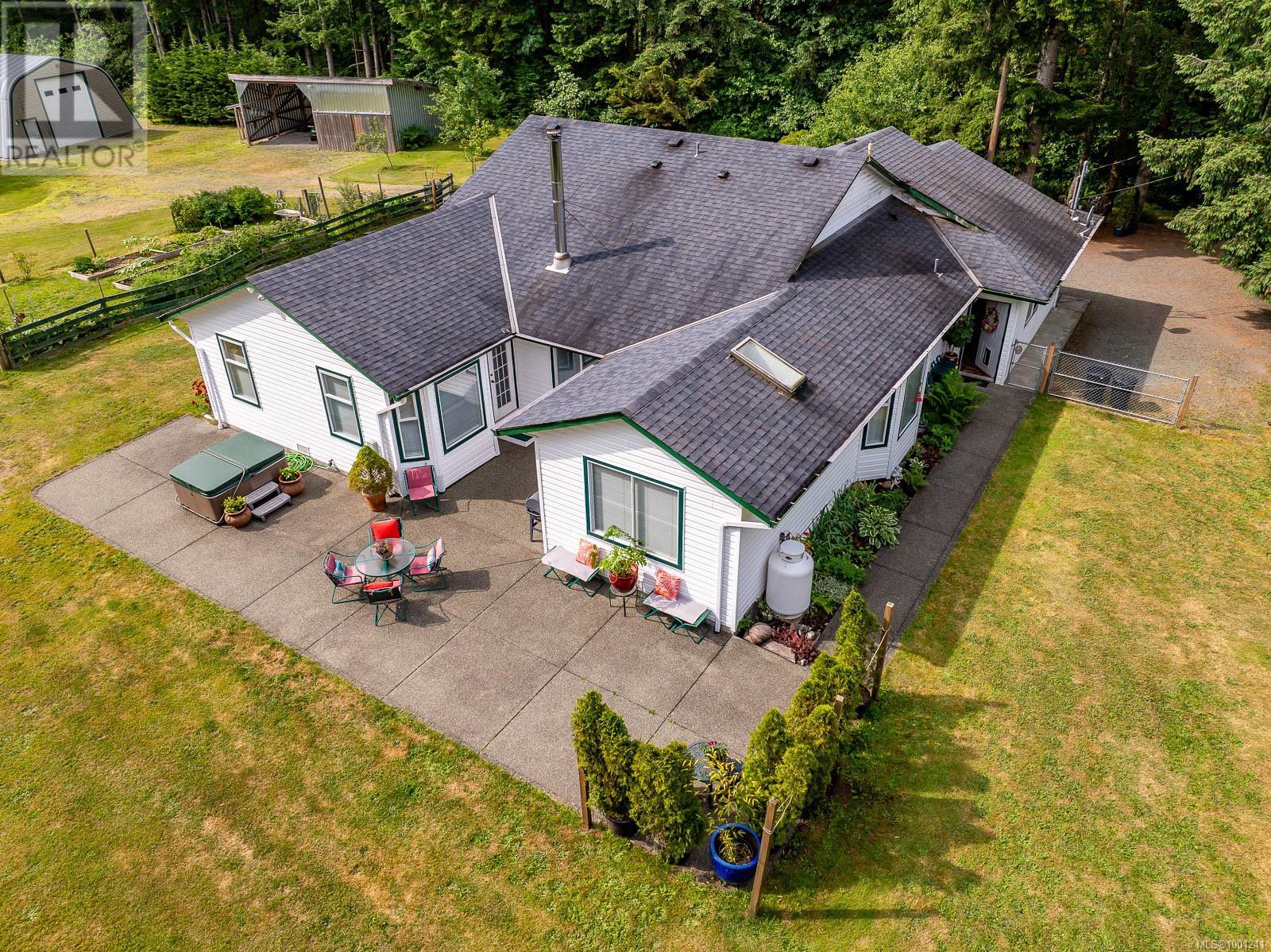6576 Poulton Rd, Merville, British Columbia