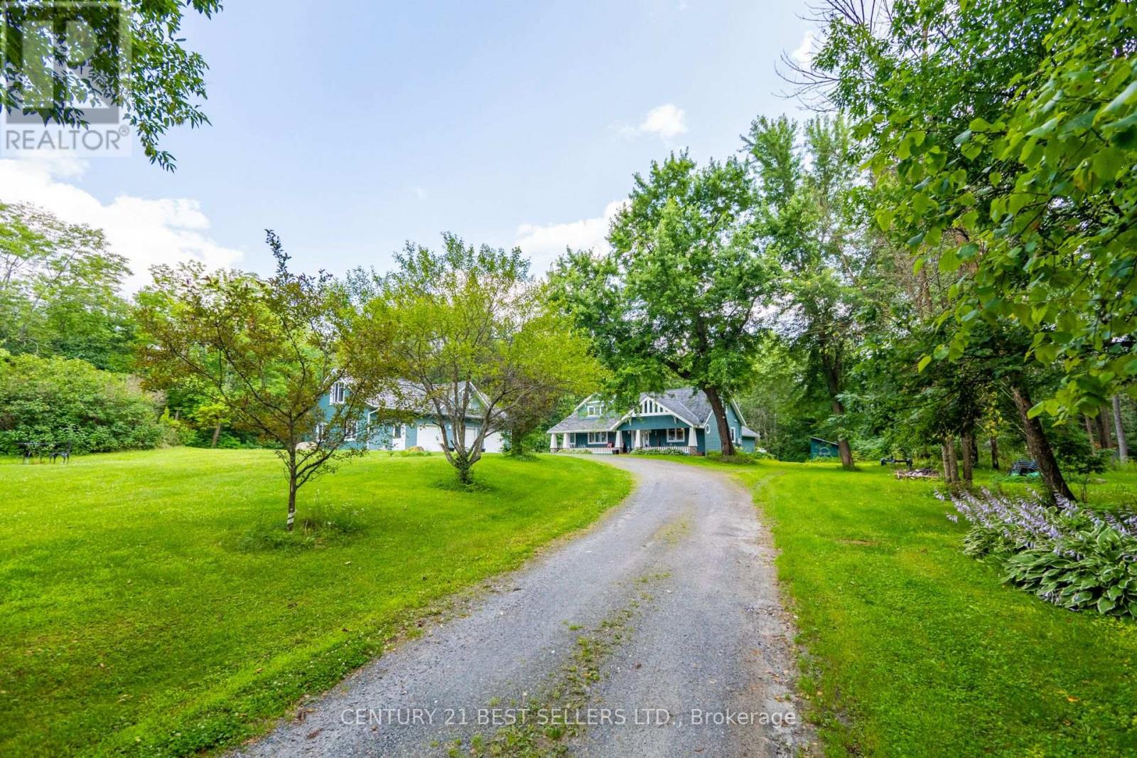 1622 Houseys Rapids Road, Gravenhurst, Ontario  P1P 1R3 - Photo 3 - X12251751