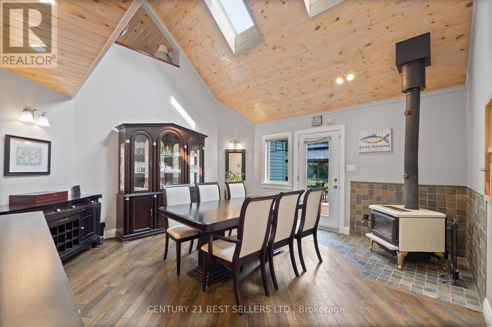 1622 Houseys Rapids Road, Gravenhurst, Ontario  P1P 1R3 - Photo 7 - X12251751