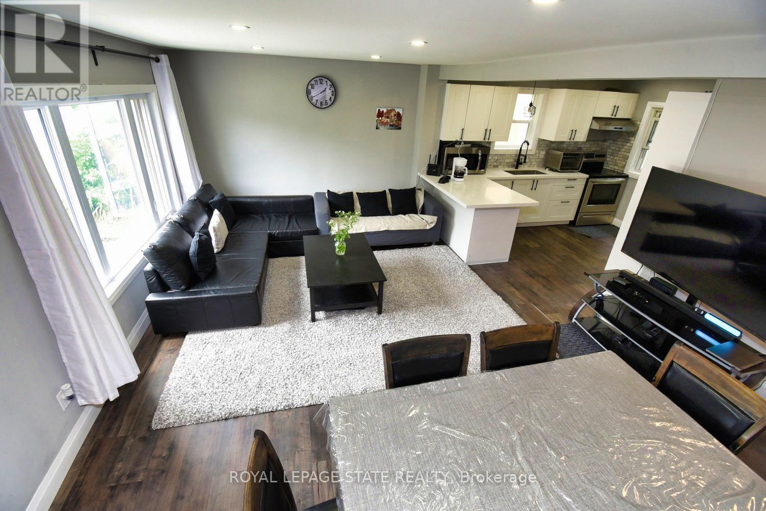 339 Melvin Avenue, Hamilton, Ontario  L8H 2K6 - Photo 4 - X12251779