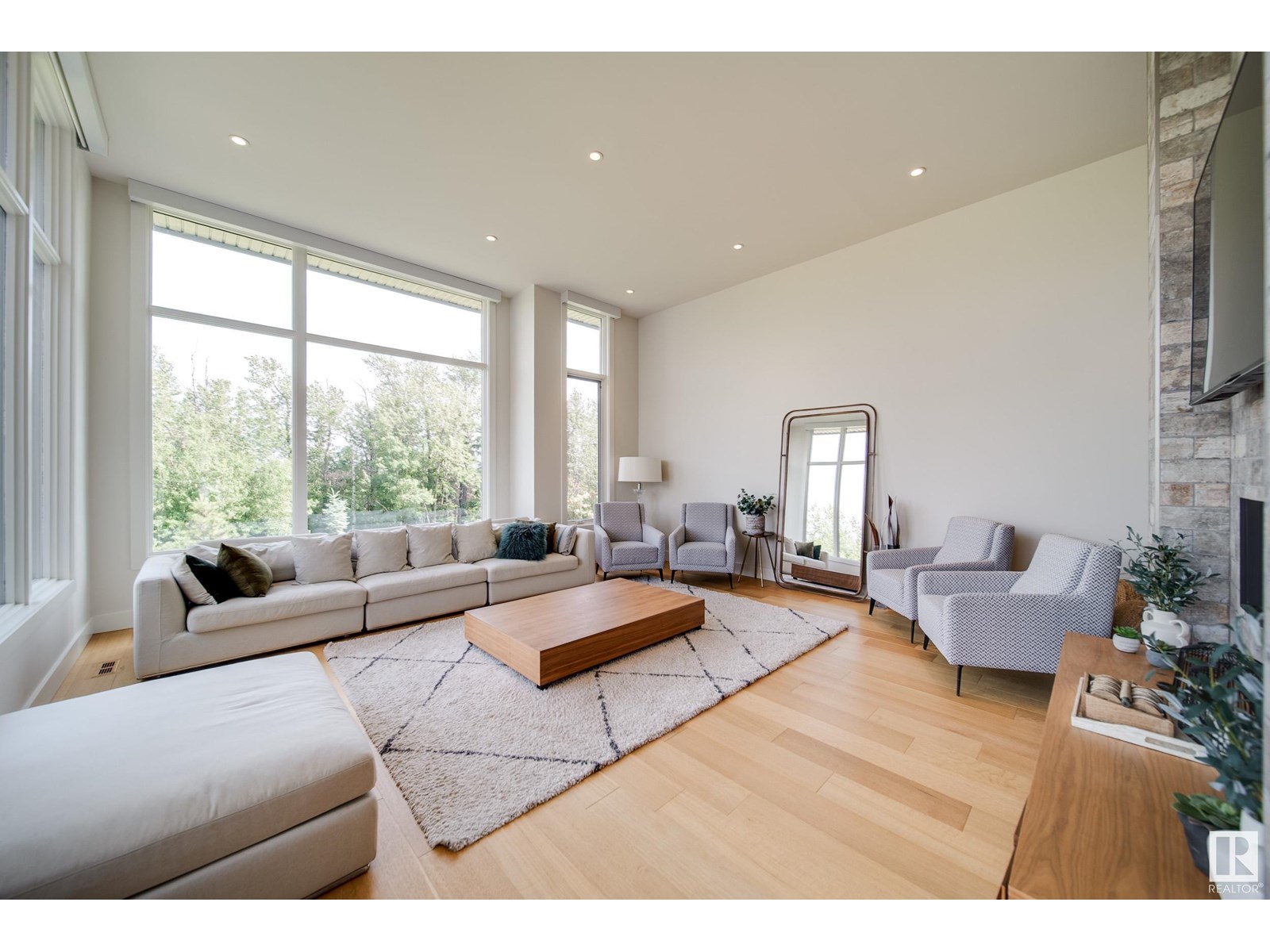 Property at 705 HOWATT DR SW image 1