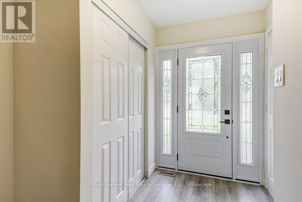 Property at 1225 CONSORT CRESCENT image 4