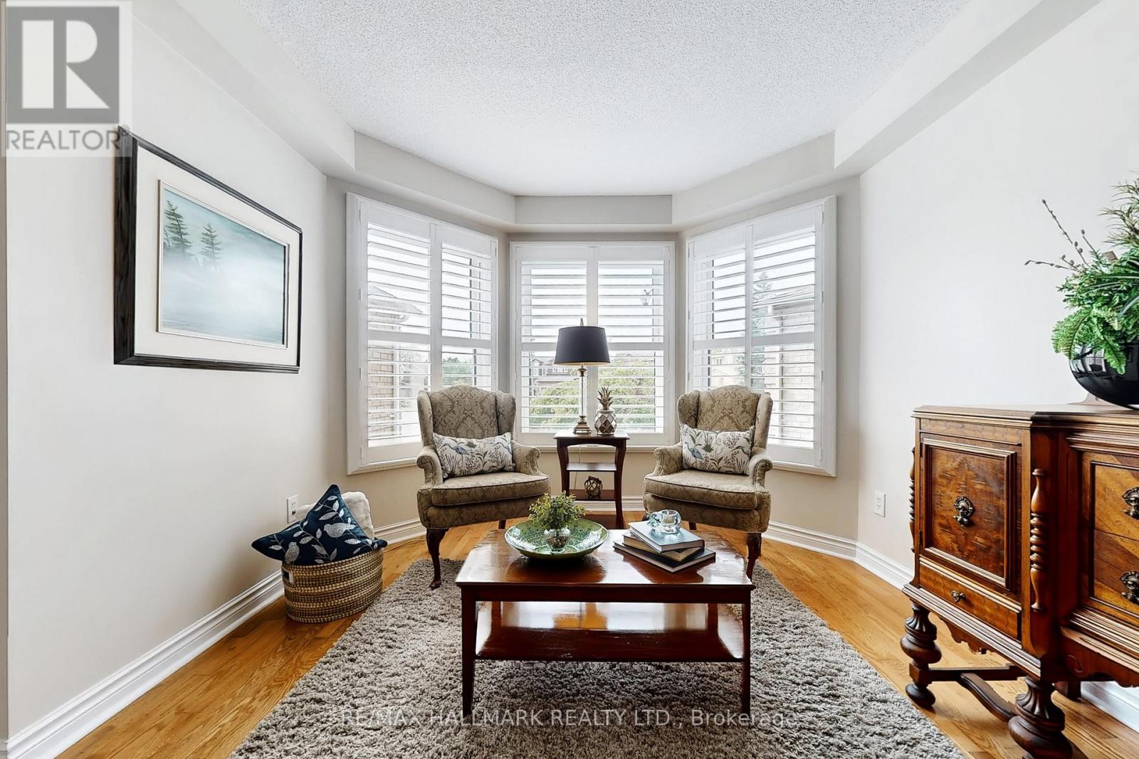 Property at 8 STEARNS COURT image 4