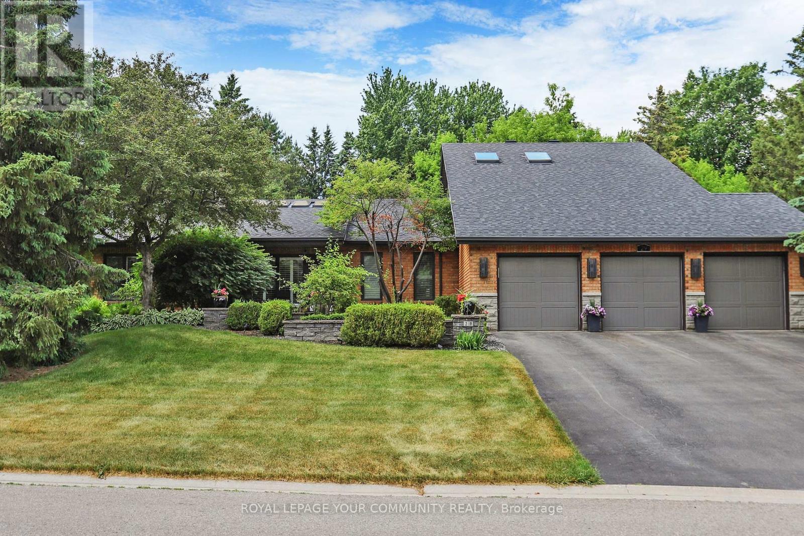Property at 29 CURTIS CRESCENT image 2