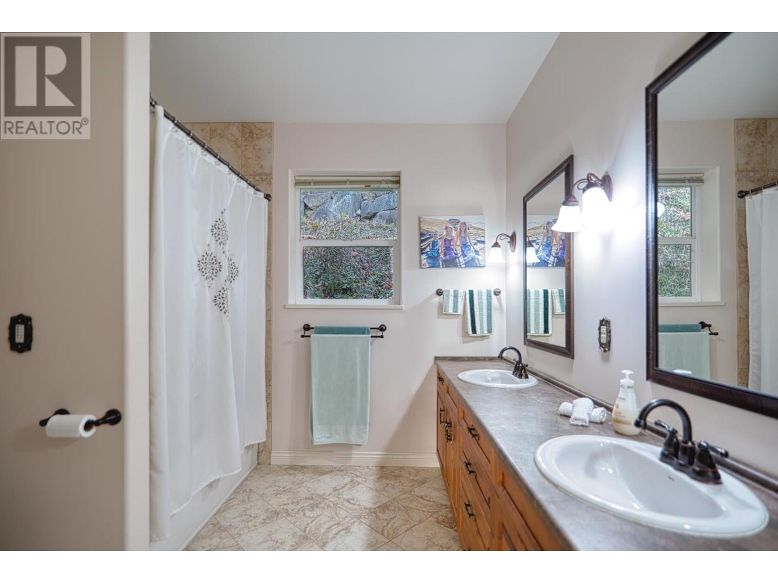 5338 Daniel Road, Garden Bay, British Columbia  V0N 1S1 - Photo 17 - R3011007