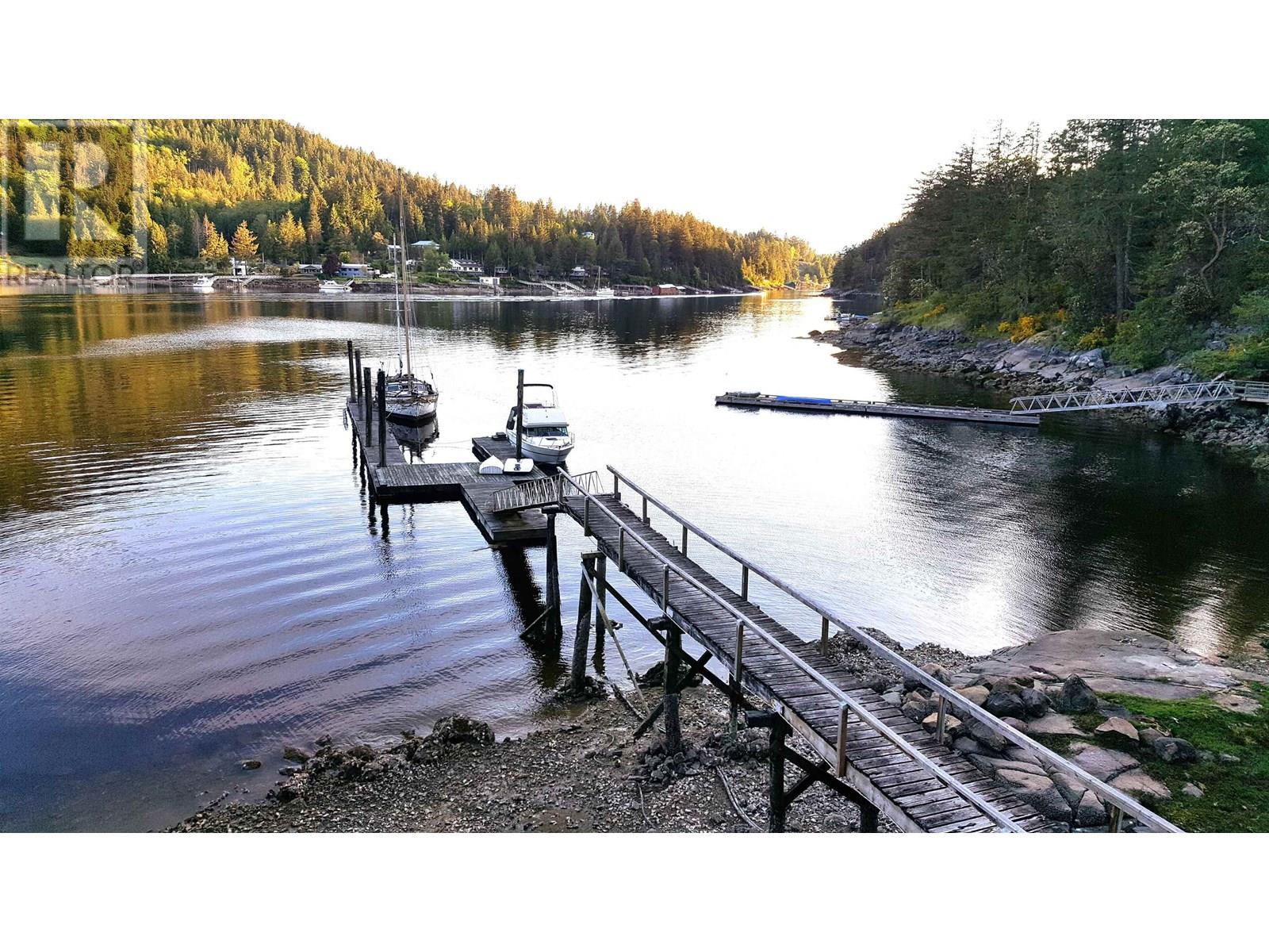 5338 Daniel Road, Garden Bay, British Columbia  V0N 1S1 - Photo 2 - R3011007