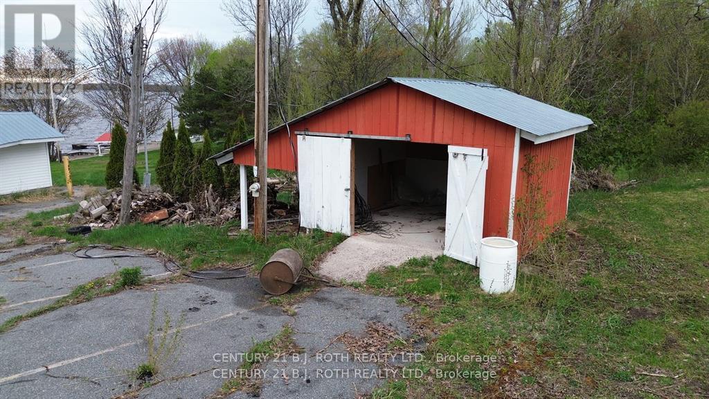 270 Pierre Road, West Nipissing (Sturgeon Falls), Ontario  P2B 2W8 - Photo 11 - X12251814