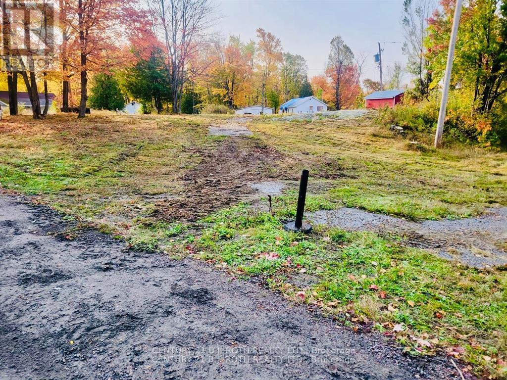 270 Pierre Road, West Nipissing (Sturgeon Falls), Ontario  P2B 2W8 - Photo 17 - X12251814