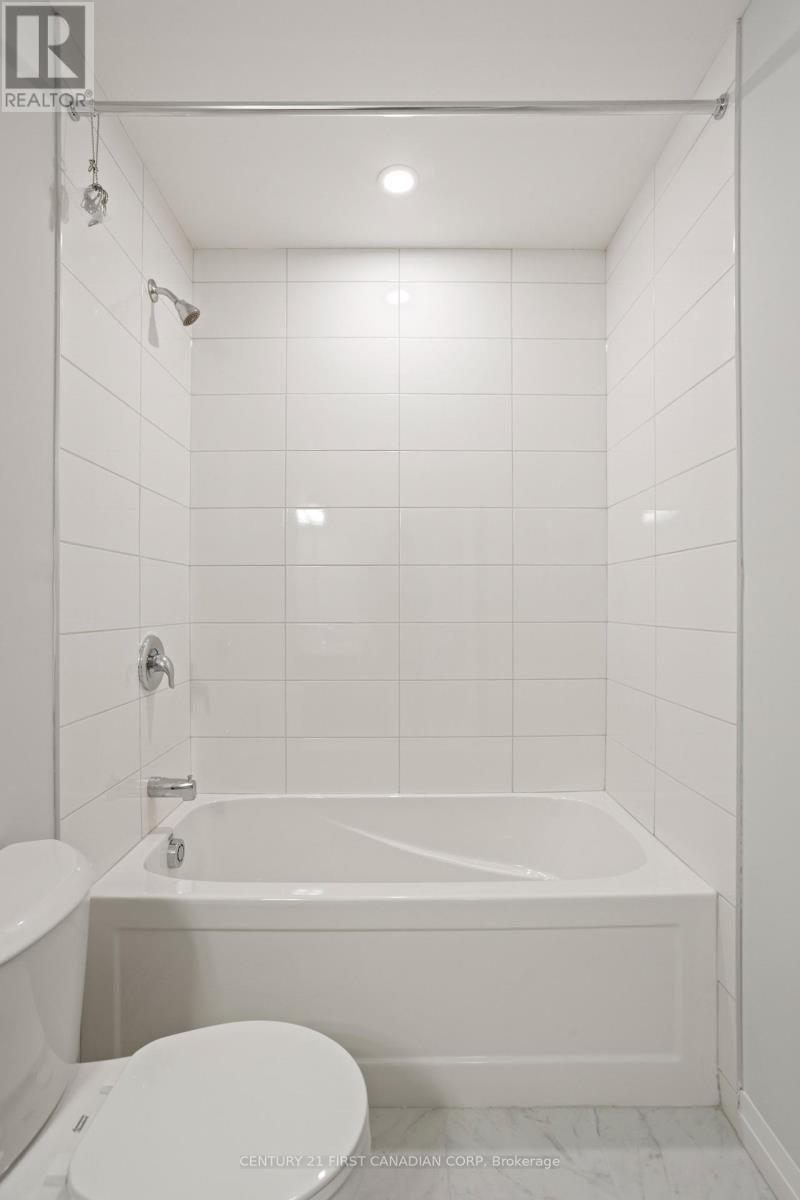 6989 Heathwoods Avenue, London South, Ontario  N6P 1H3 - Photo 24 - X12203557