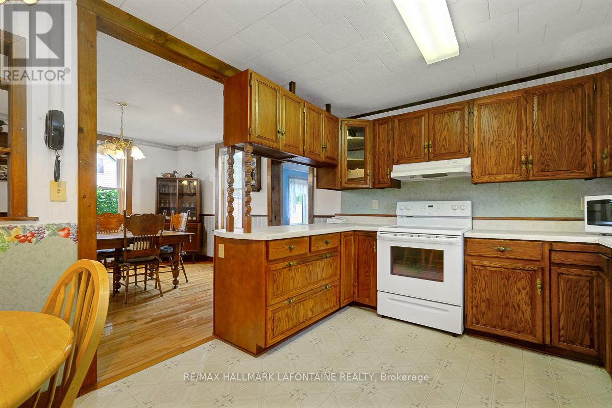 46 Main Street, Rideau Lakes, Ontario  K0G 1E0 - Photo 12 - X12251912