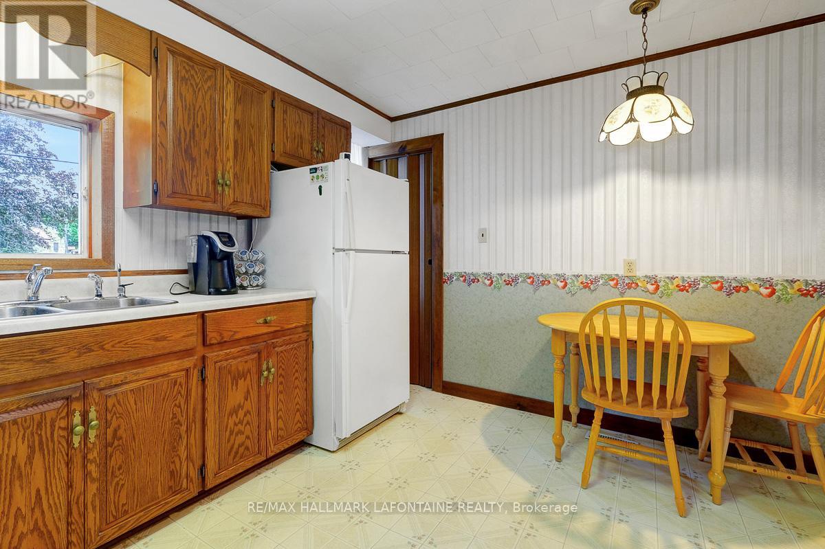 46 Main Street, Rideau Lakes, Ontario  K0G 1E0 - Photo 13 - X12251912