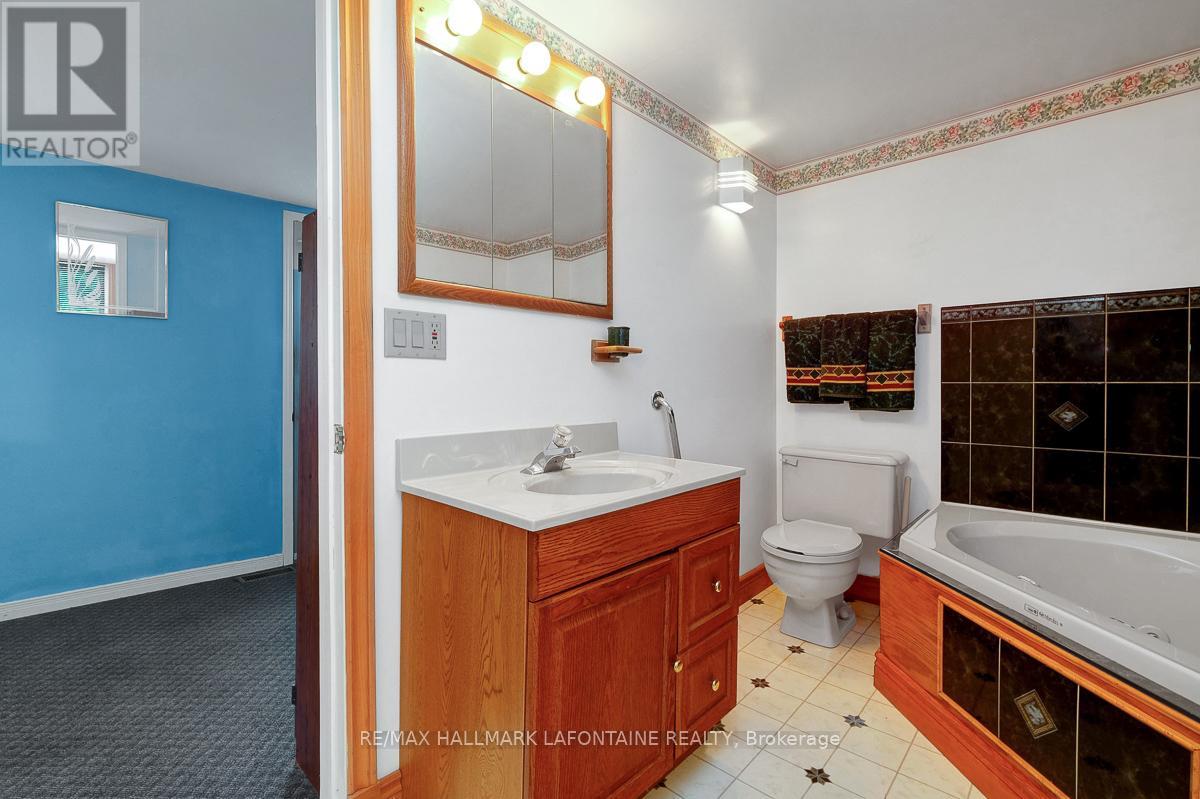 46 Main Street, Rideau Lakes, Ontario  K0G 1E0 - Photo 17 - X12251912