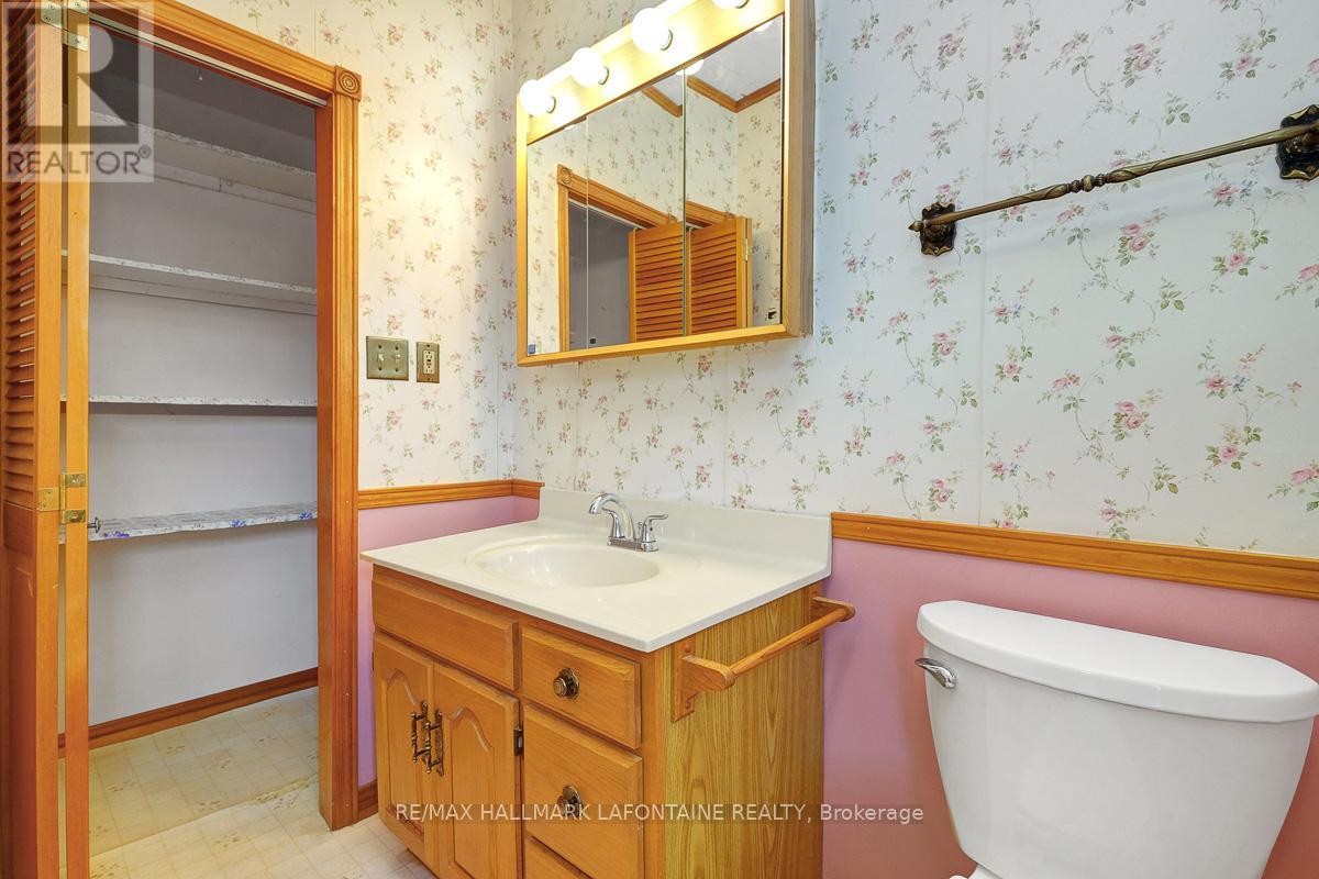 46 Main Street, Rideau Lakes, Ontario  K0G 1E0 - Photo 25 - X12251912