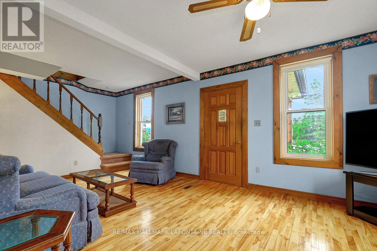 46 Main Street, Rideau Lakes, Ontario  K0G 1E0 - Photo 4 - X12251912