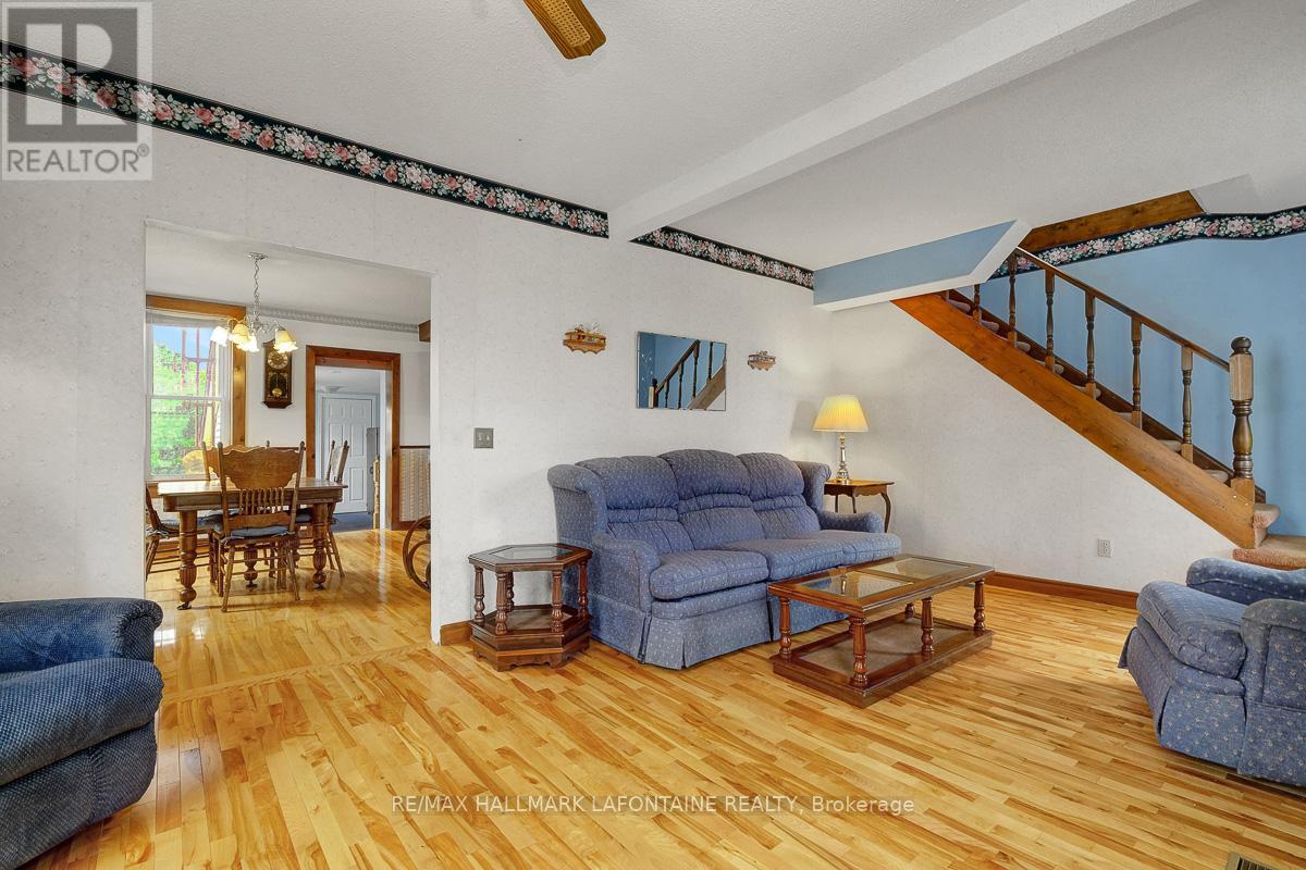 46 Main Street, Rideau Lakes, Ontario  K0G 1E0 - Photo 5 - X12251912