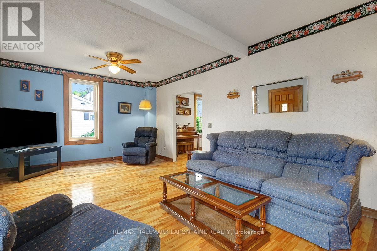 46 Main Street, Rideau Lakes, Ontario  K0G 1E0 - Photo 6 - X12251912