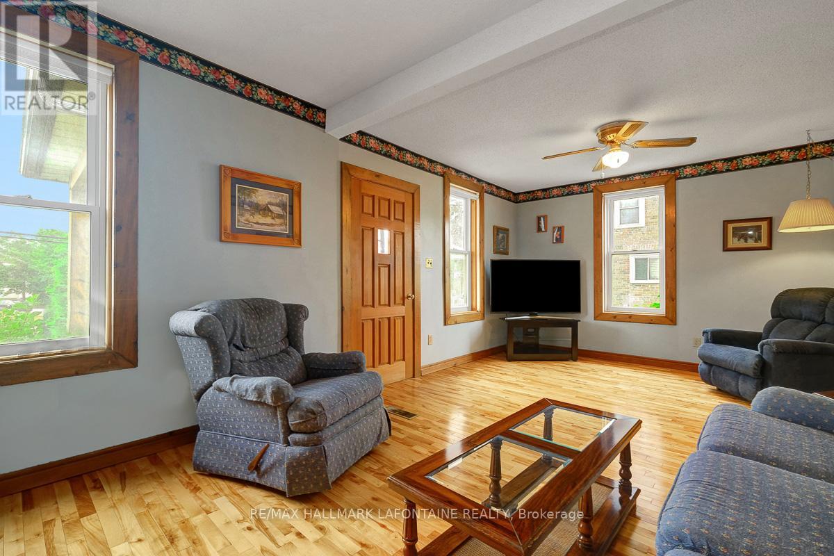 46 Main Street, Rideau Lakes, Ontario  K0G 1E0 - Photo 7 - X12251912