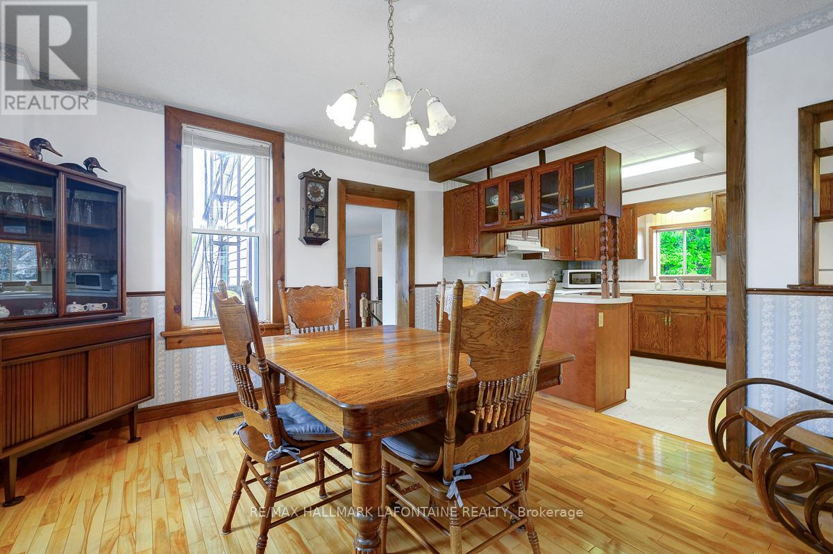 46 Main Street, Rideau Lakes, Ontario  K0G 1E0 - Photo 9 - X12251912