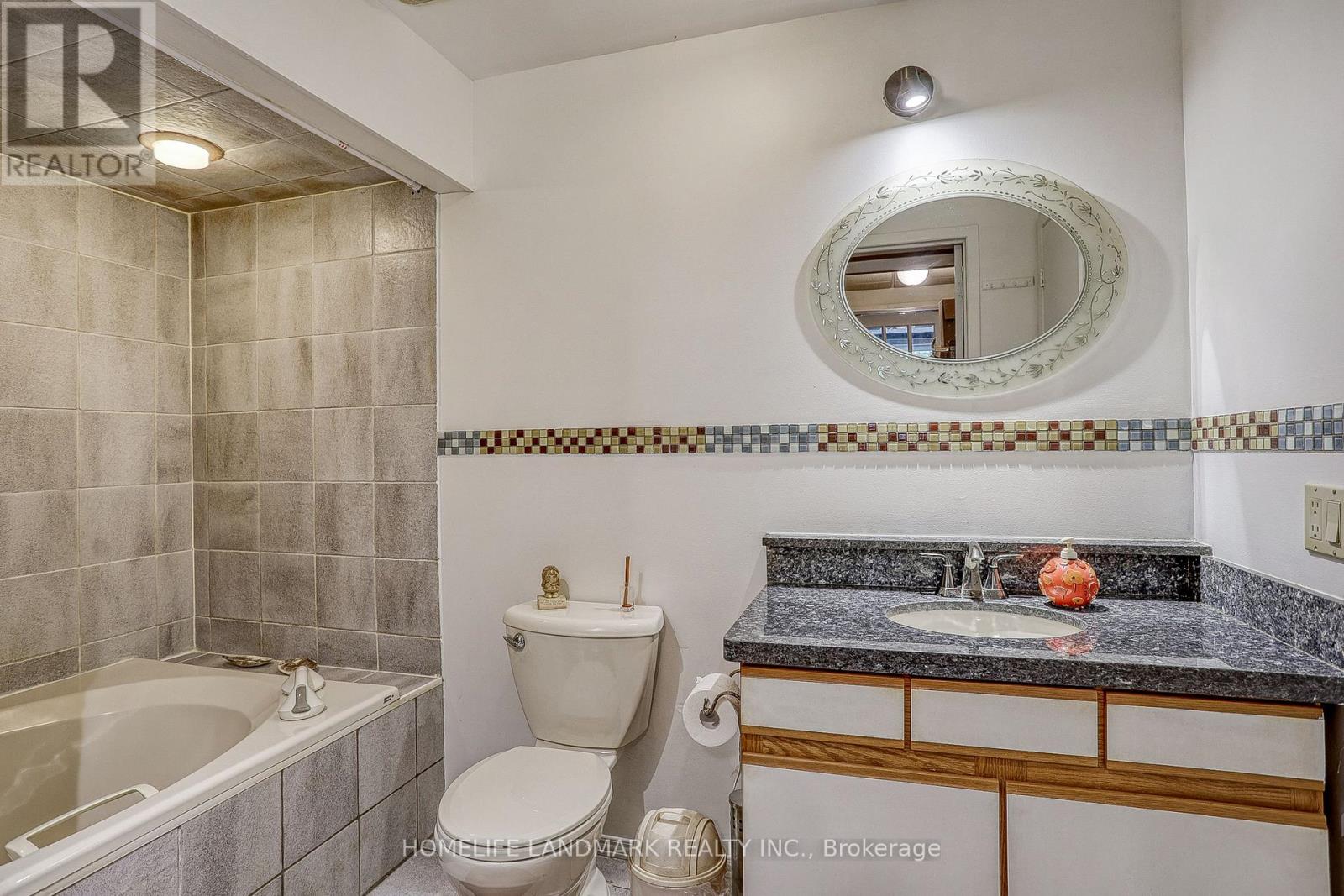 7 Kennaley Crescent, Toronto, Ontario  M1V 1L6 - Photo 35 - E12209700