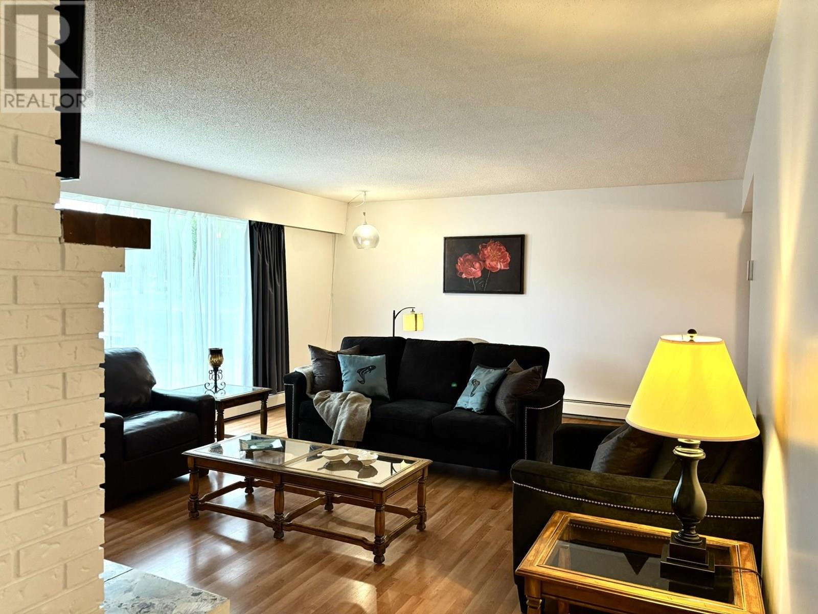 Property at 1502 ASH STREET image 3