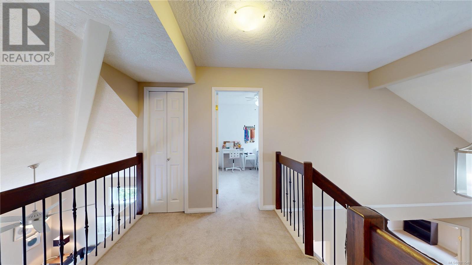 Property at 1959 Riverside Dr image 3