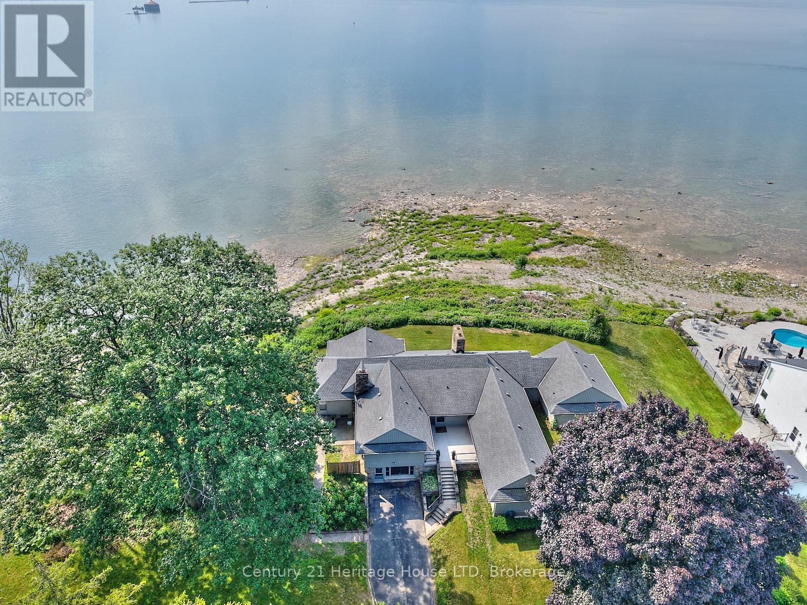 631 Lakeshore Road, Fort Erie (Lakeshore), Ontario  L2A 4Y3 - Photo 2 - X12251955