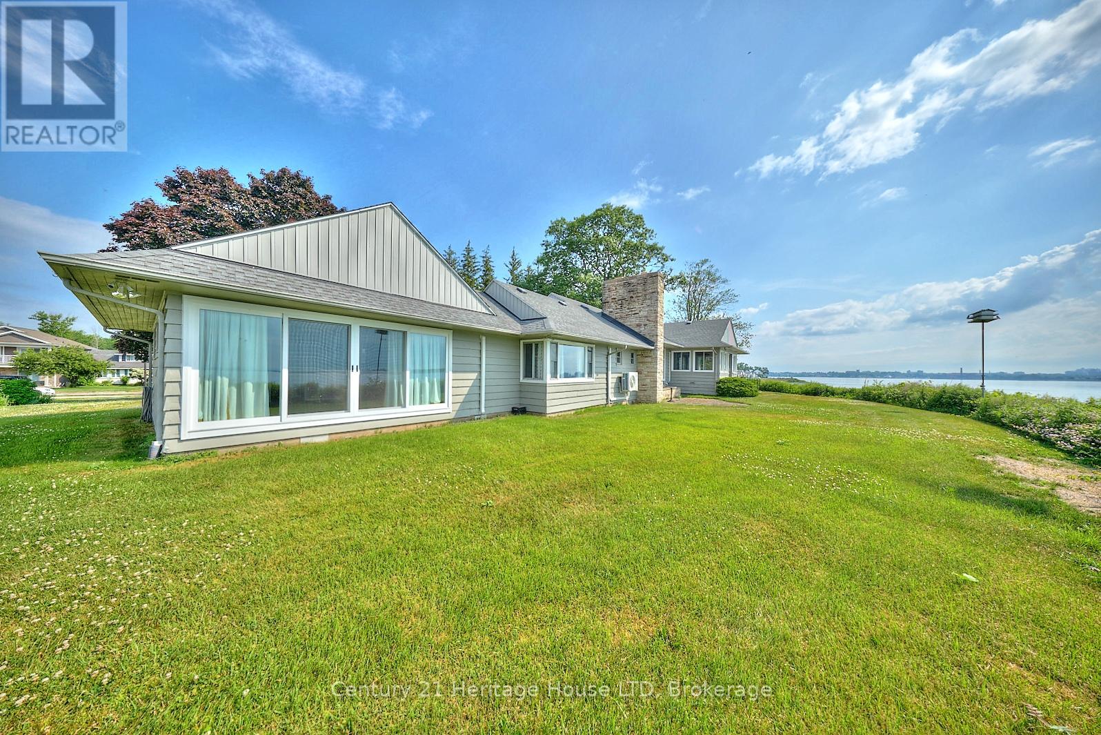 631 Lakeshore Road, Fort Erie (Lakeshore), Ontario  L2A 4Y3 - Photo 29 - X12251955