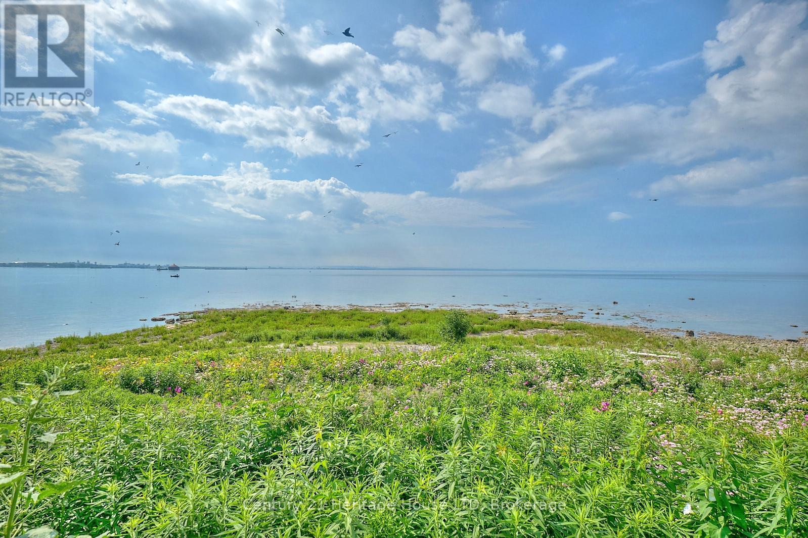 631 Lakeshore Road, Fort Erie (Lakeshore), Ontario  L2A 4Y3 - Photo 30 - X12251955