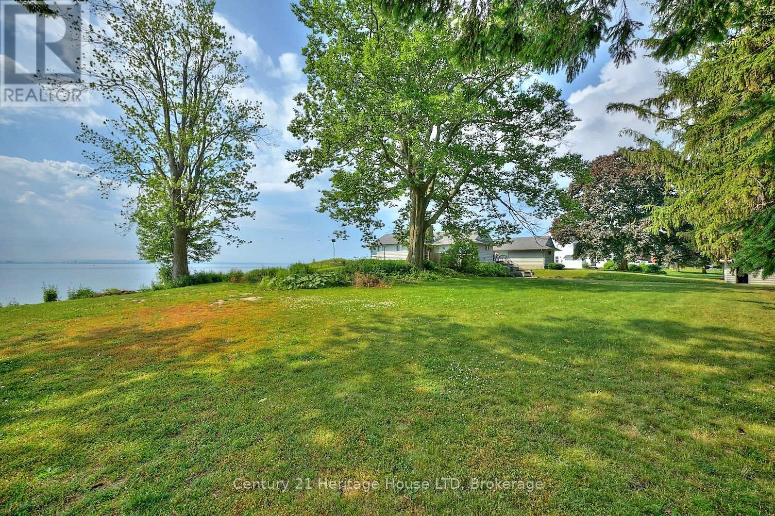 631 Lakeshore Road, Fort Erie (Lakeshore), Ontario  L2A 4Y3 - Photo 34 - X12251955