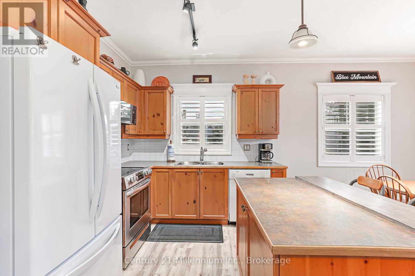120 - 184 Snowbridge Way, Blue Mountains, Ontario  L9Y 3Z2 - Photo 14 - X12251952
