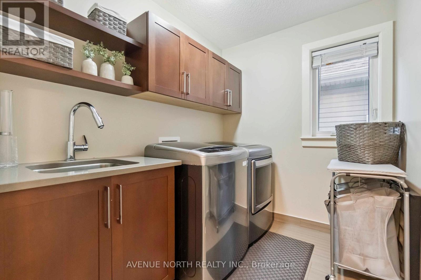 718 Bunchberry Way, Ottawa, Ontario  K1T 0J8 - Photo 19 - X12251948