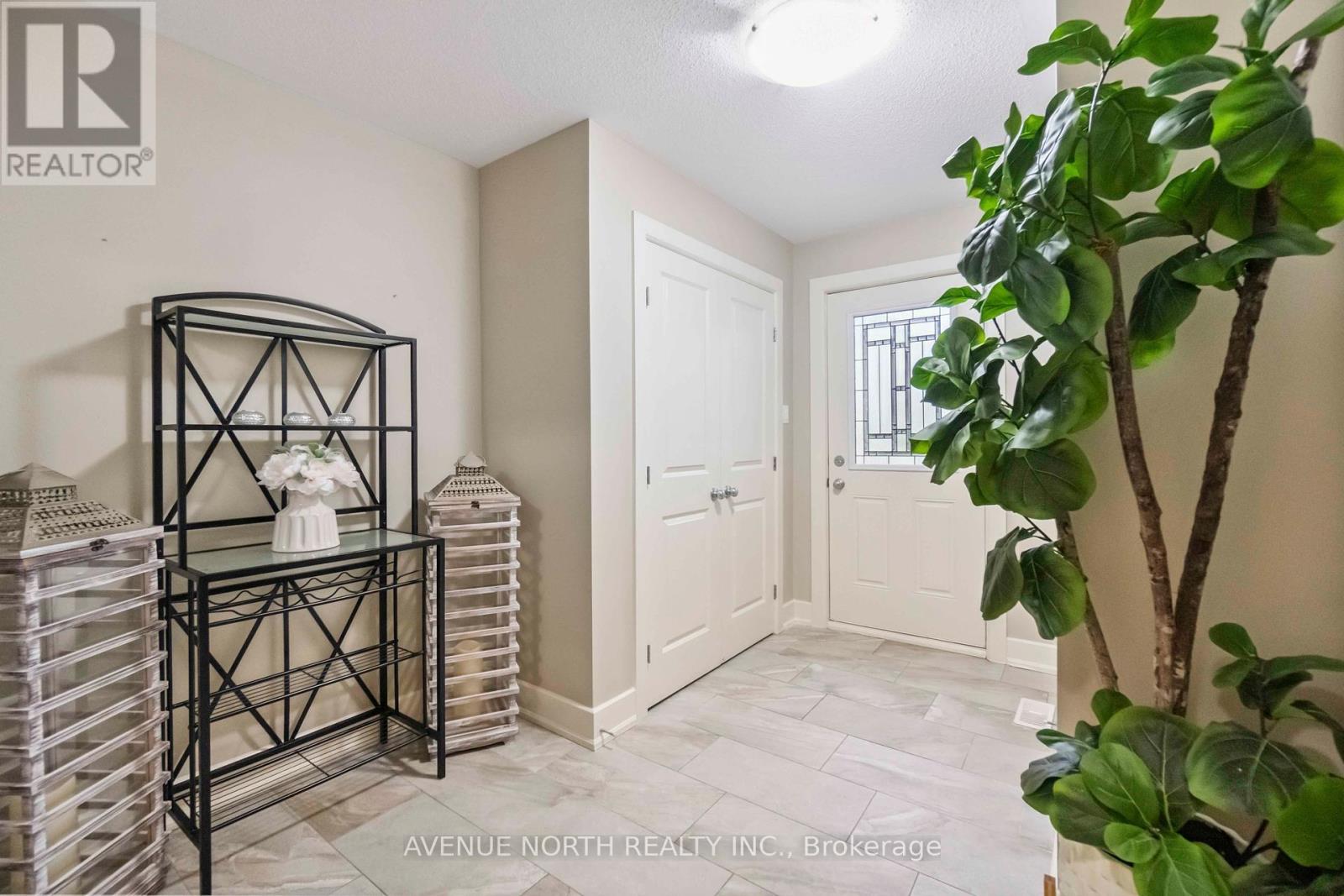 Property at 718 BUNCHBERRY WAY image 5