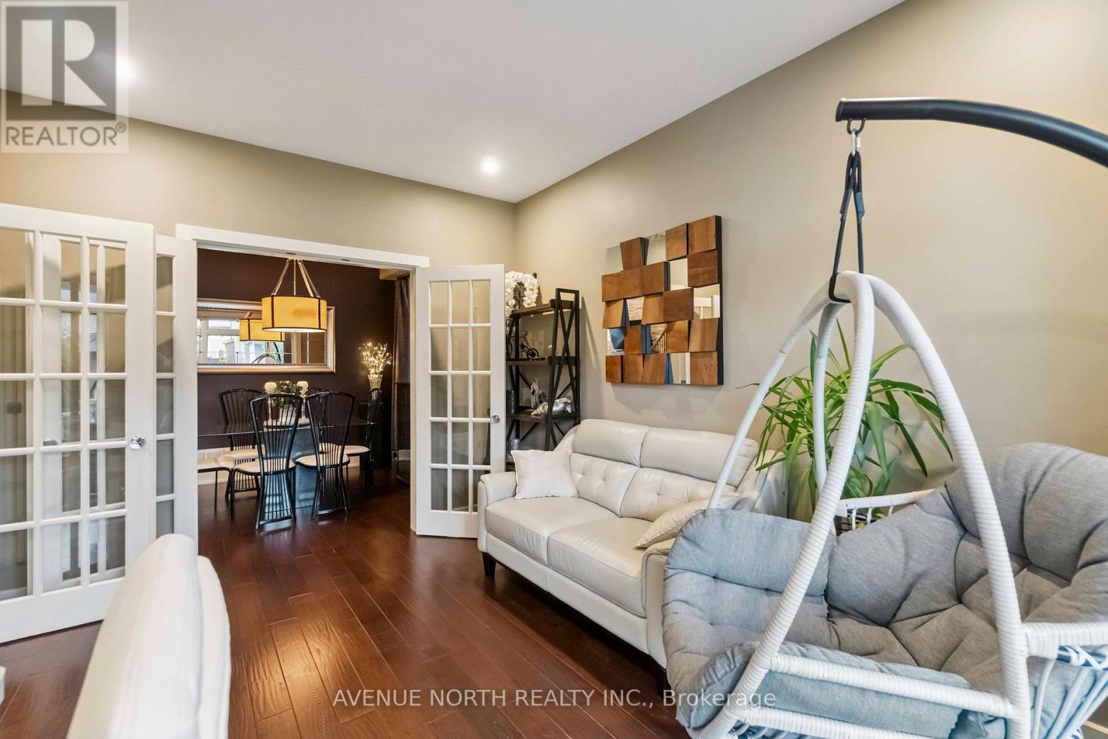 718 Bunchberry Way, Ottawa, Ontario  K1T 0J8 - Photo 7 - X12251948