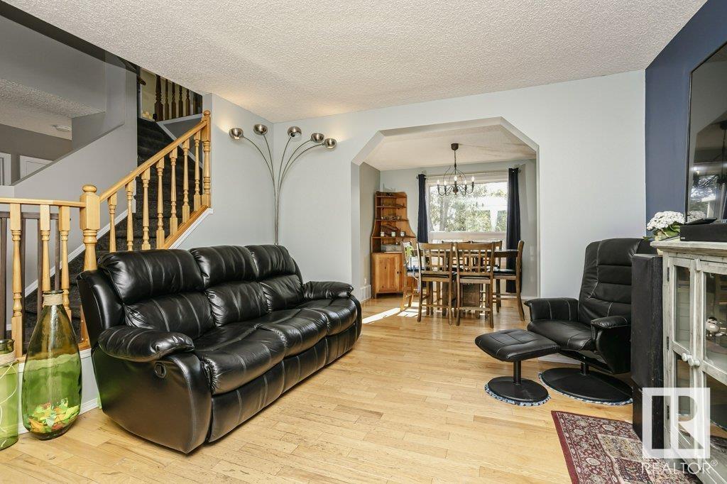 Property at 65 DALTON WY image 3