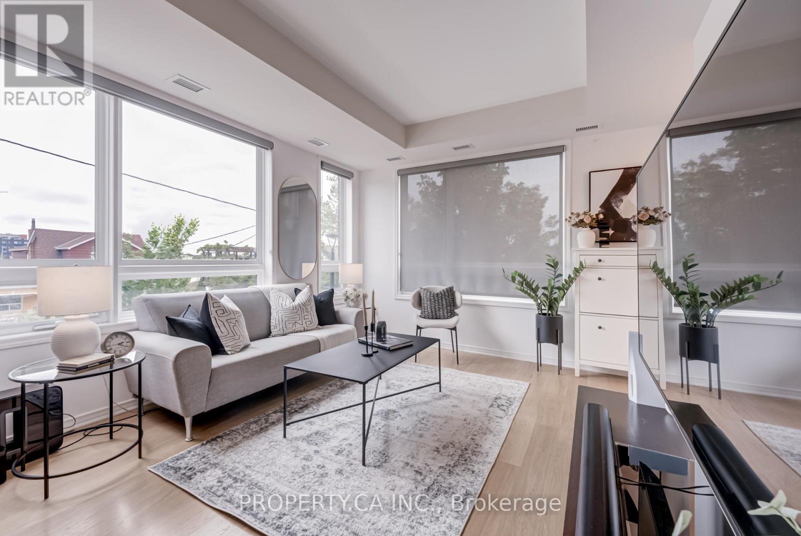 Property at 201 - 1130 BRIAR HILL AVENUE image 2
