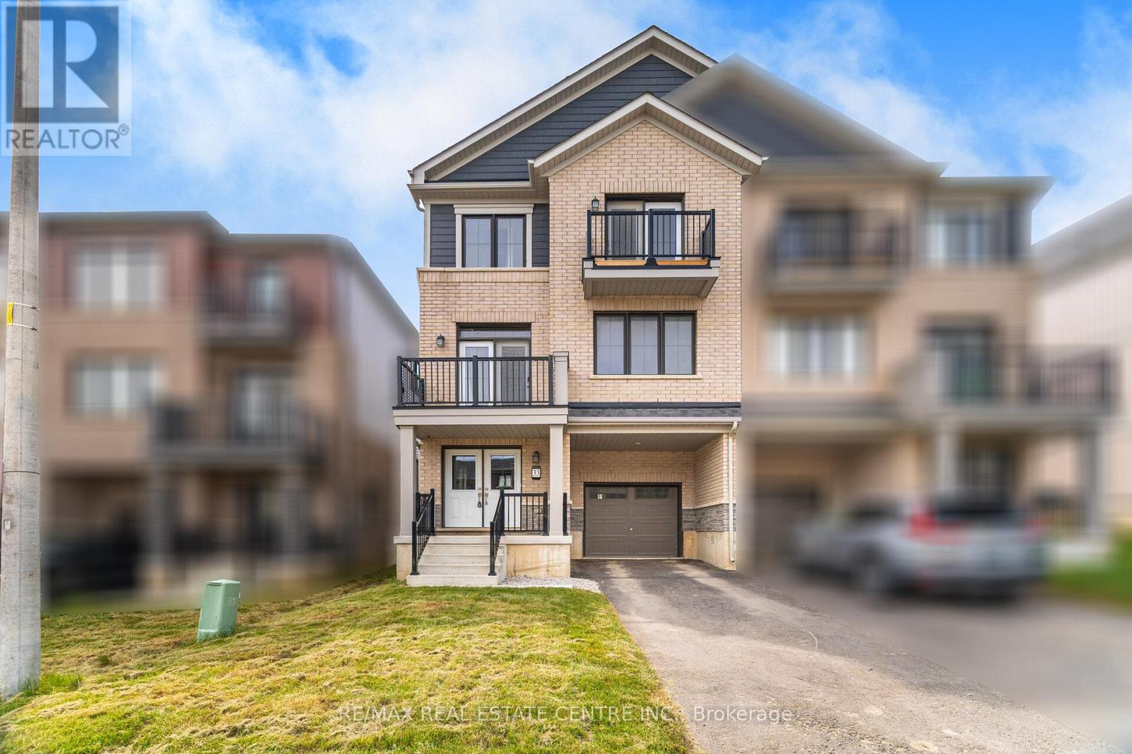 Property at 33 GRANVILLE CRESCENT image 2