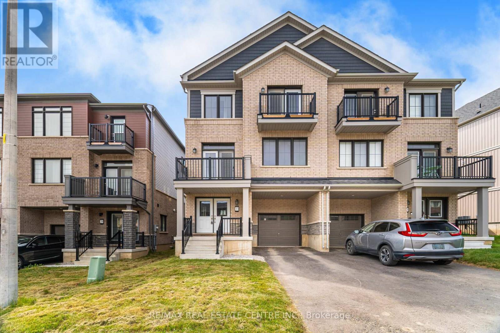 Property at 33 GRANVILLE CRESCENT image 3