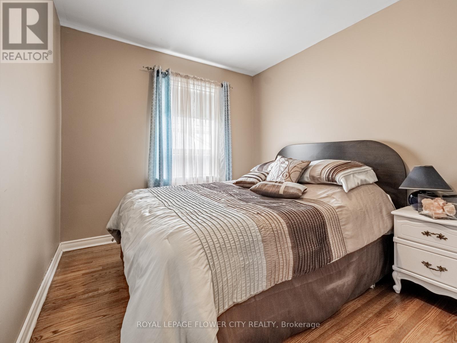 61 Wise Crescent, Hamilton, Ontario  L8T 2L6 - Photo 14 - X12251945