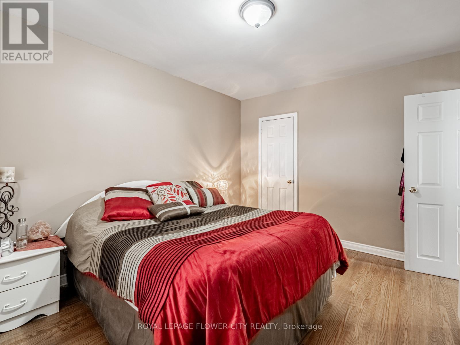61 Wise Crescent, Hamilton, Ontario  L8T 2L6 - Photo 16 - X12251945
