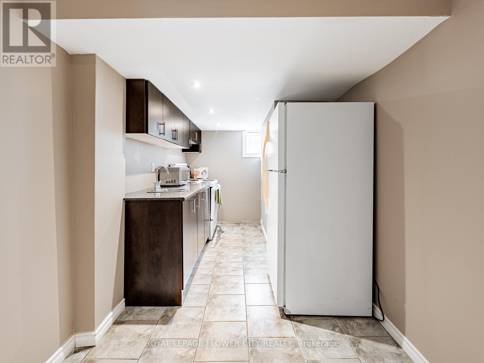 61 Wise Crescent, Hamilton, Ontario  L8T 2L6 - Photo 25 - X12251945
