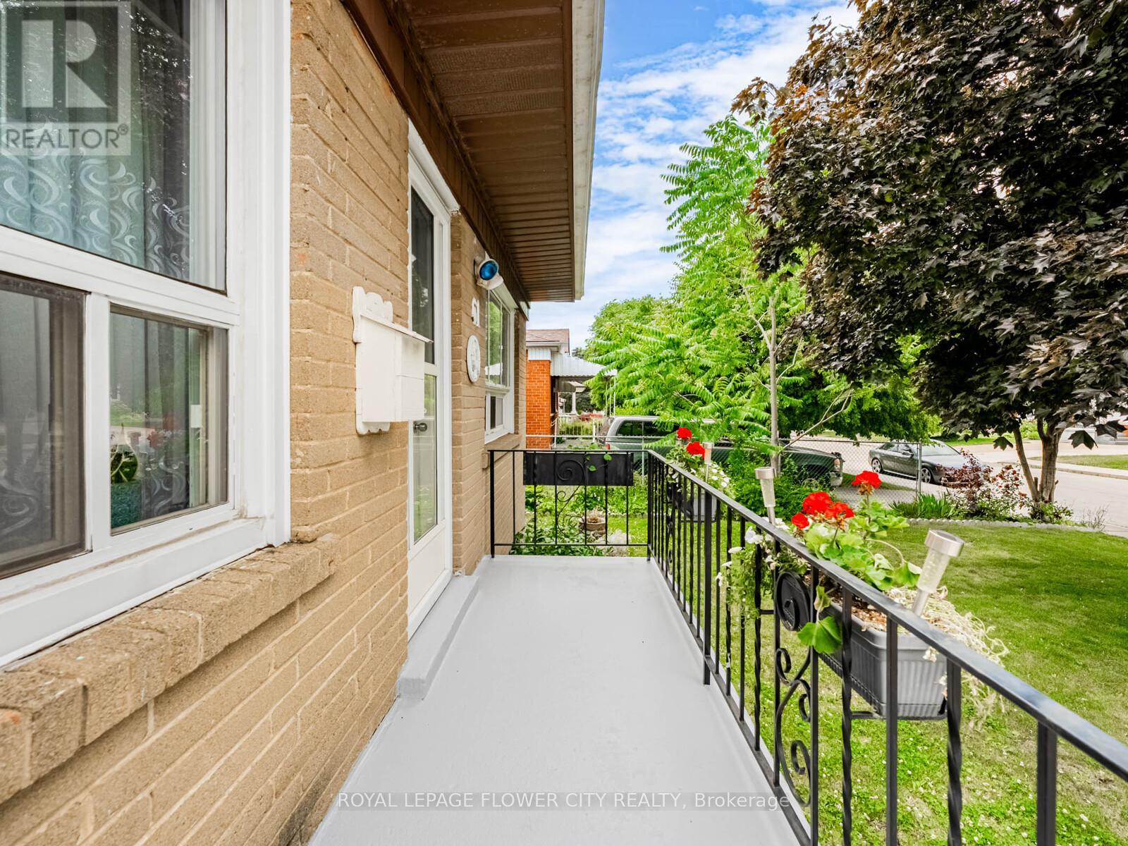 Property at 61 WISE CRESCENT image 4