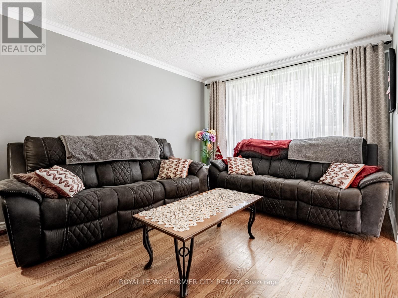 61 Wise Crescent, Hamilton, Ontario  L8T 2L6 - Photo 6 - X12251945