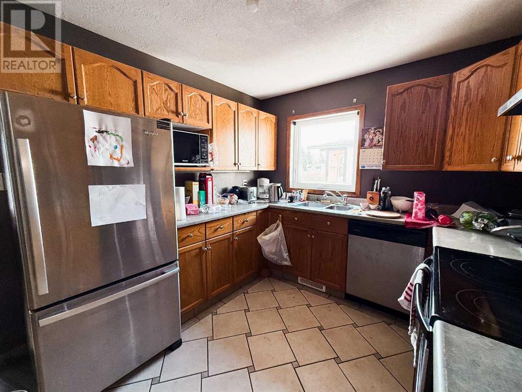 Property at 9636 77 Avenue image 4
