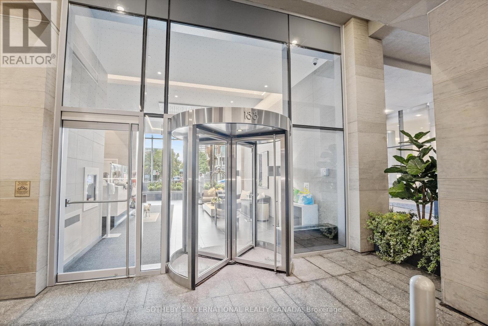 604 - 188 Cumberland Street, Toronto, Ontario  M5R 0B6 - Photo 2 - C12252035