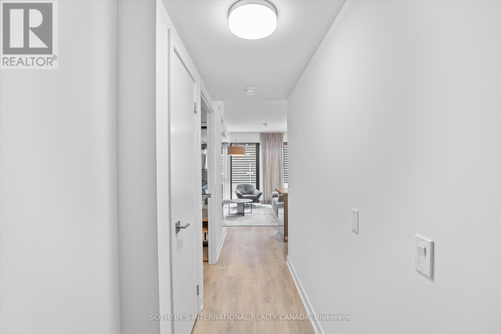 604 - 188 Cumberland Street, Toronto, Ontario  M5R 0B6 - Photo 3 - C12252035