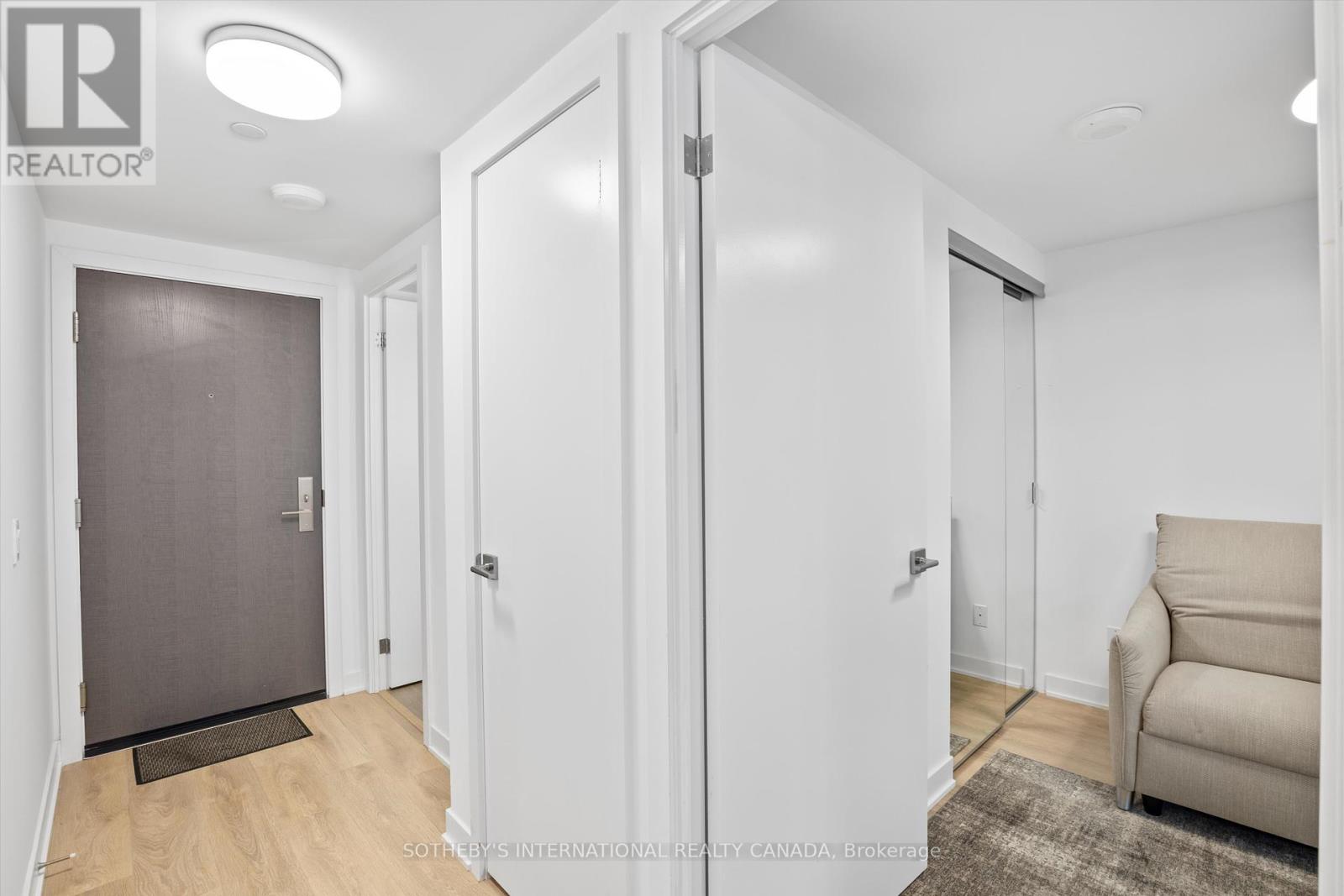604 - 188 Cumberland Street, Toronto, Ontario  M5R 0B6 - Photo 4 - C12252035