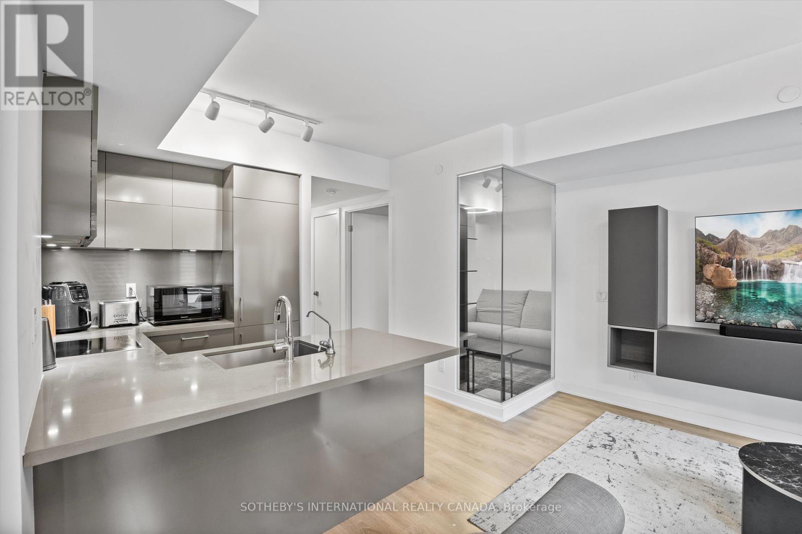 604 - 188 Cumberland Street, Toronto, Ontario  M5R 0B6 - Photo 8 - C12252035