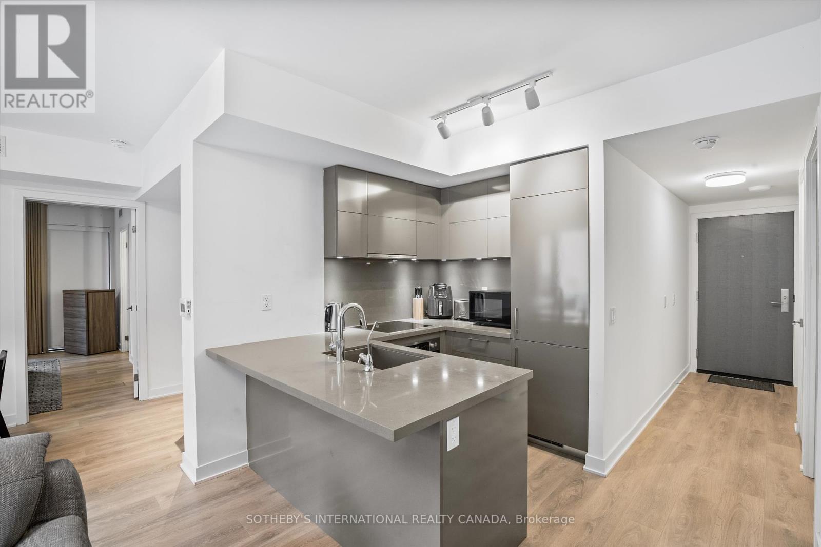 604 - 188 Cumberland Street, Toronto, Ontario  M5R 0B6 - Photo 9 - C12252035