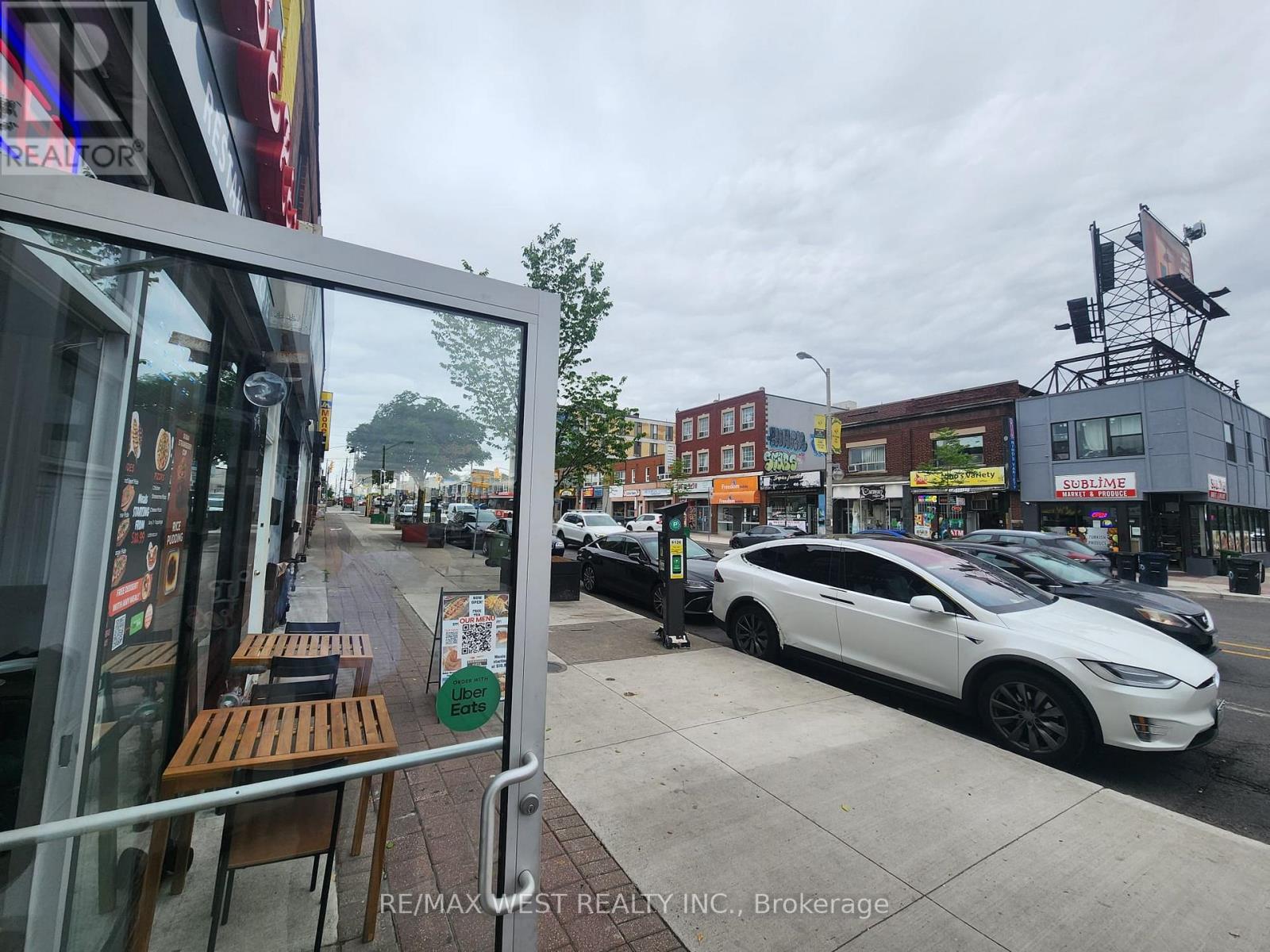 Property at 1637 EGLINTON AVENUE W image 5